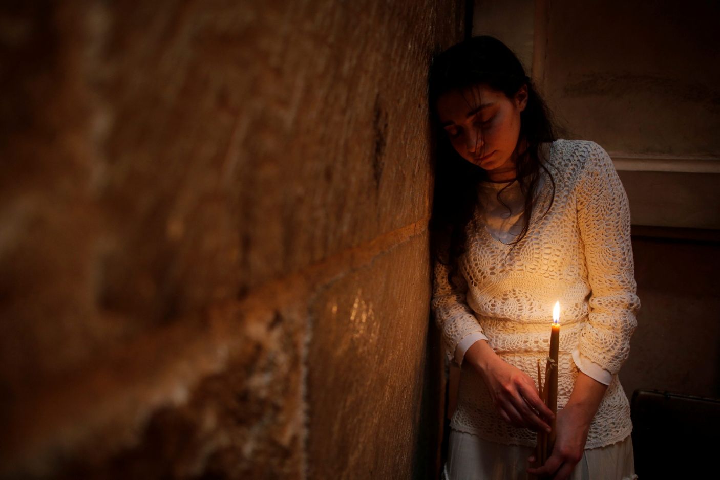 Holy Fire descends upon the Tomb of the Jesus in Jerusalem geotv.ge